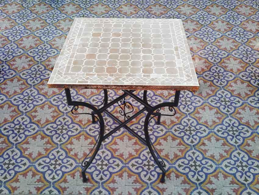 Fyrkantiga mosaikbord vitt