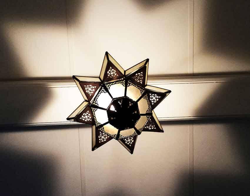 Vacker Blomsterlampa