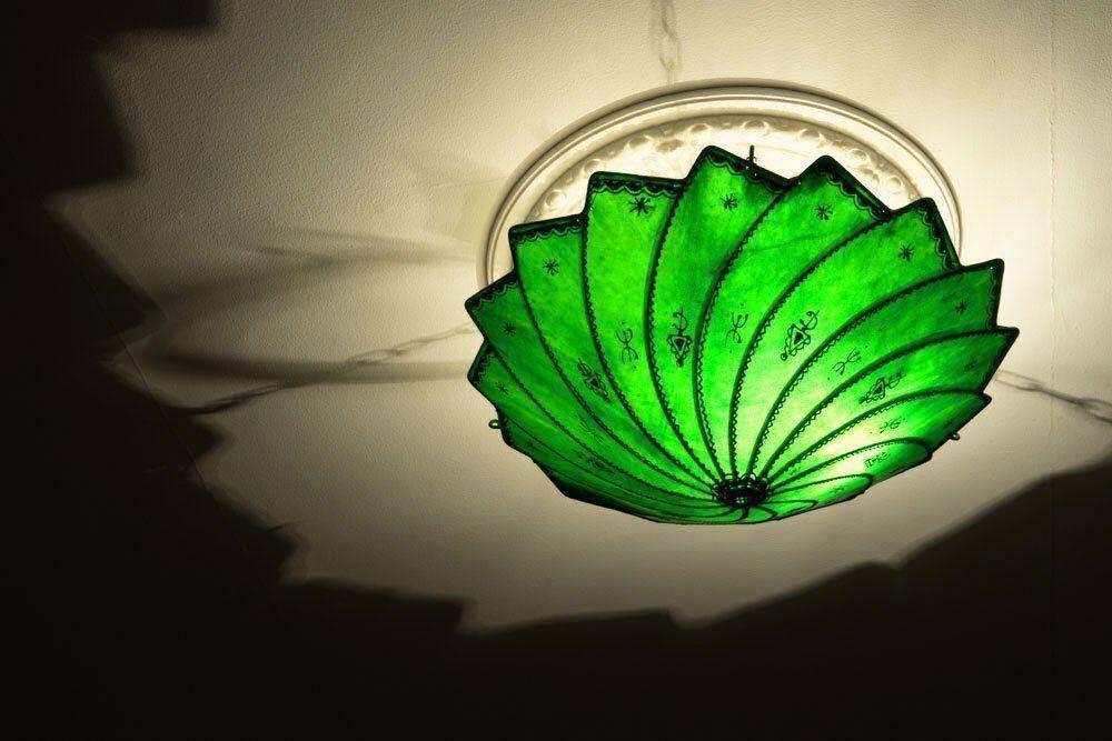 plafond lampa tänd